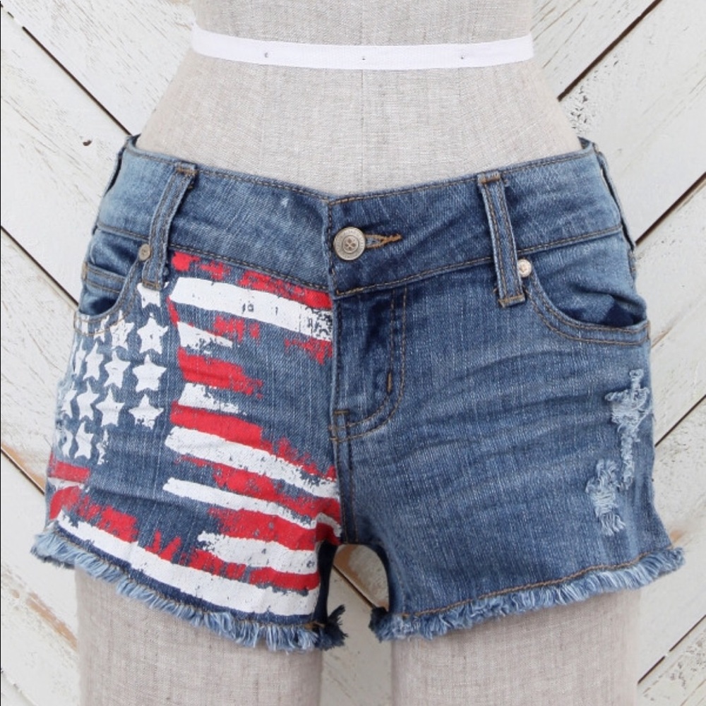 ✰ ✰ Altar’d state American flag shorts ✰ ✰